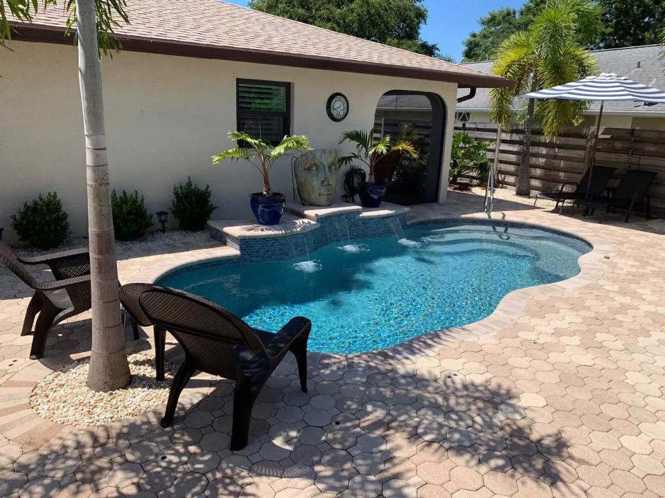 Latham Aruba fiberglass pool