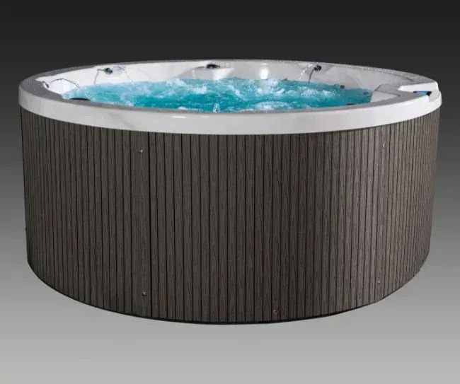 Icelandic Cyclone 3 hot tub