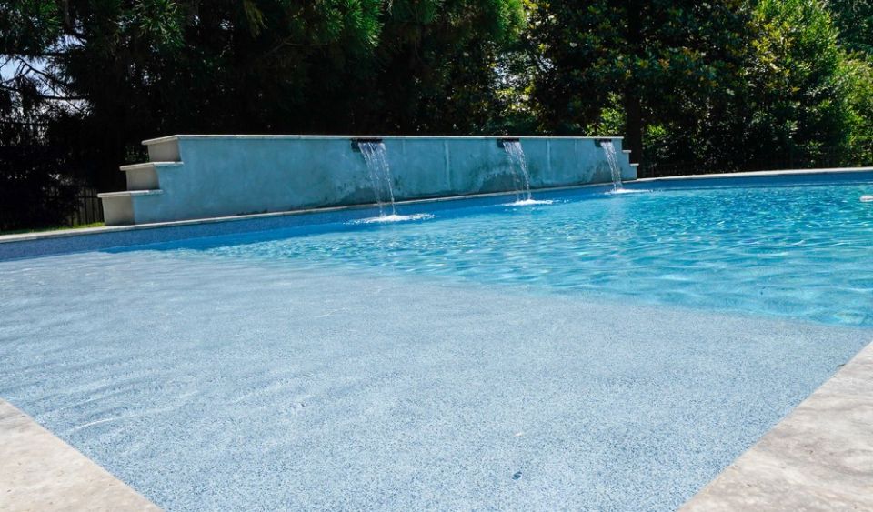 Modern Gunite Pool with Tanning Ledge