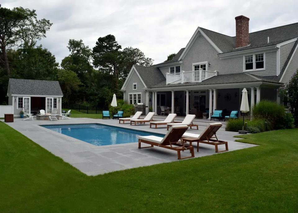 Latham Lake Shore fiberglass pool