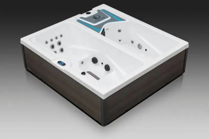Icelandic Fire & Ice hot tub