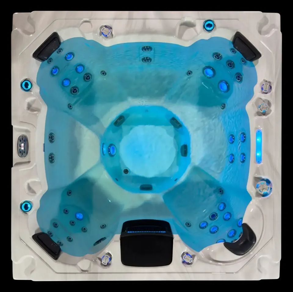 Icelandic Fontana hot tub