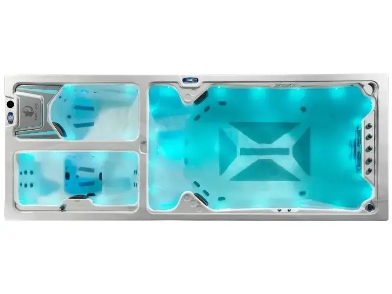 Icelandic The Triathlon hot tub