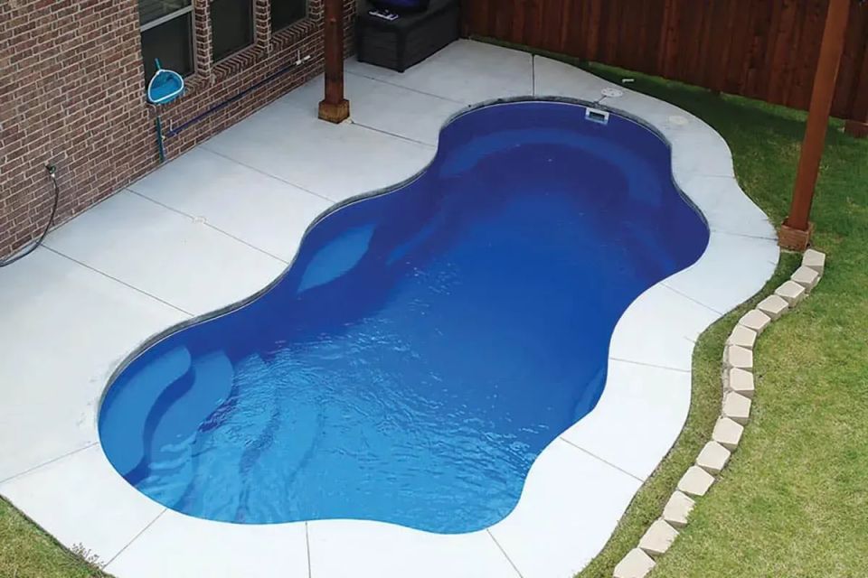 Latham Bermuda 12 fiberglass pool