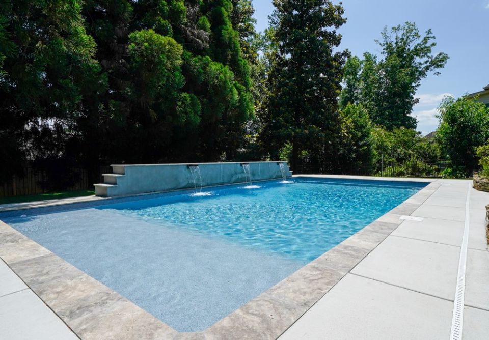 Modern Gunite Pool with Tanning Ledge