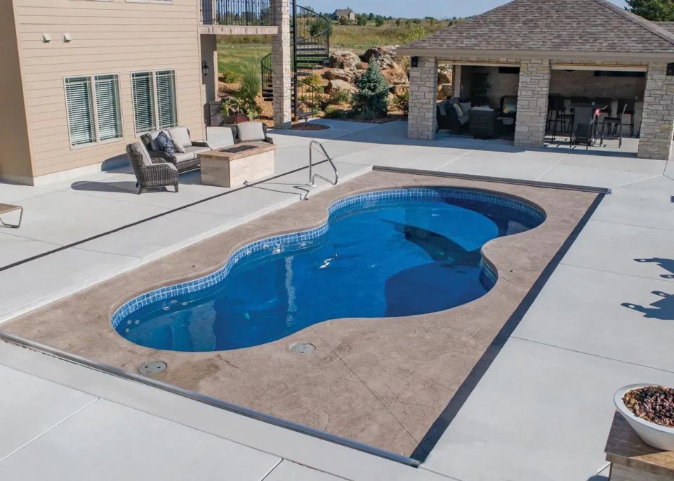 Latham Axiom 14 fiberglass pool