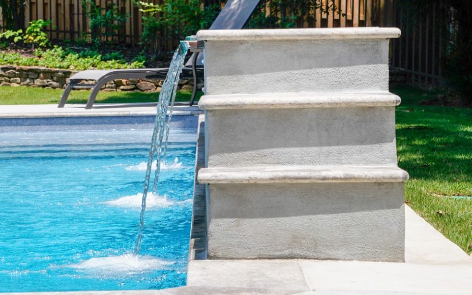 Modern Gunite Pool with Tanning Ledge