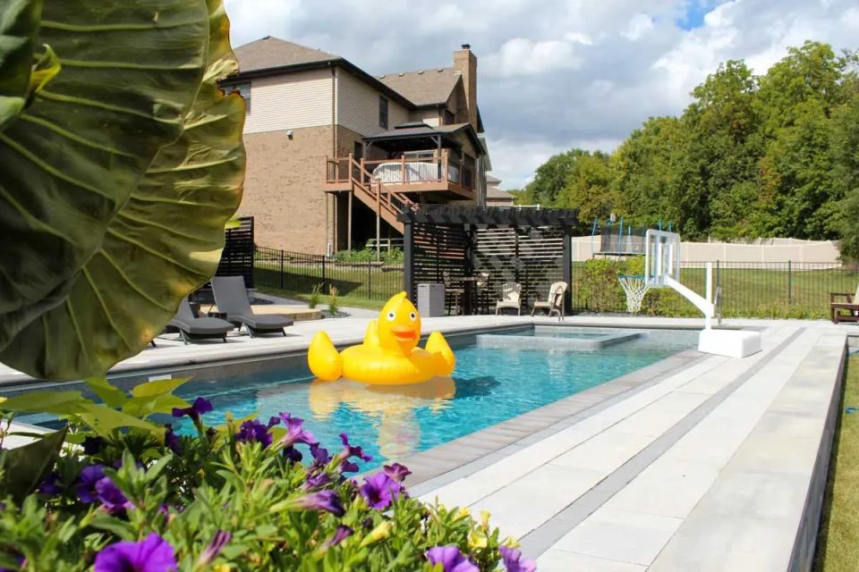 Latham Astoria 12 fiberglass pool