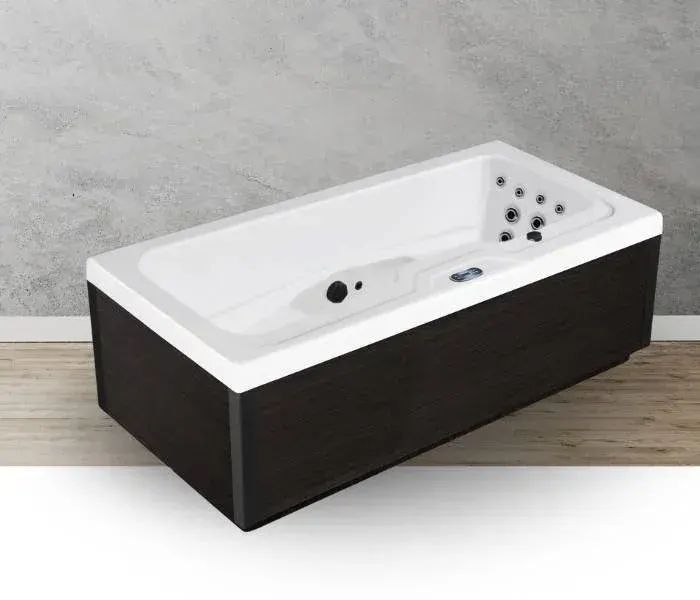 Icelandic Icelandic Fire hot tub
