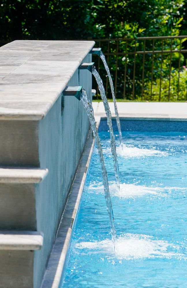 Modern Gunite Pool with Tanning Ledge
