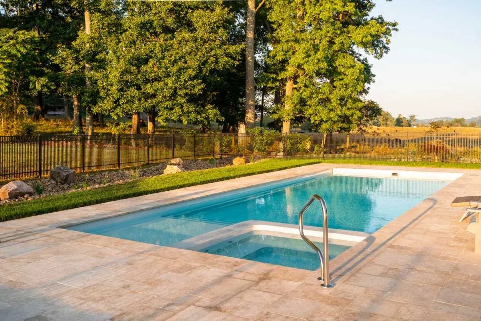 Latham Astoria 12 fiberglass pool