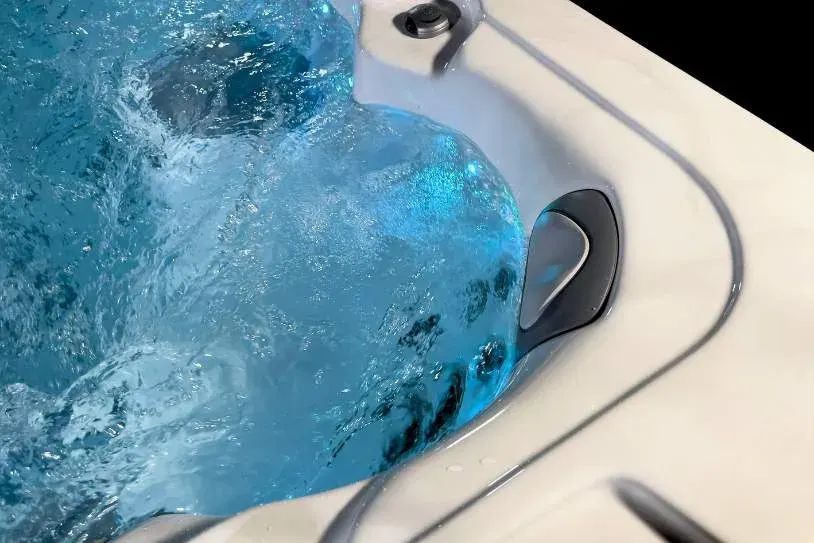 Icelandic Fossa 3B hot tub